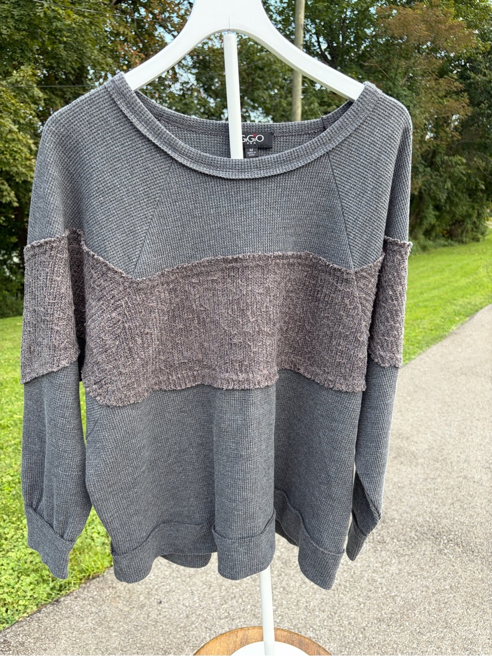 Women’s Gray Textured Pullover Too